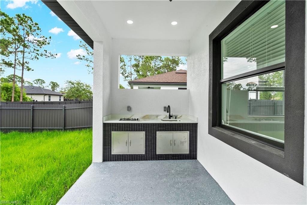 1047 Merry ST E photo 35