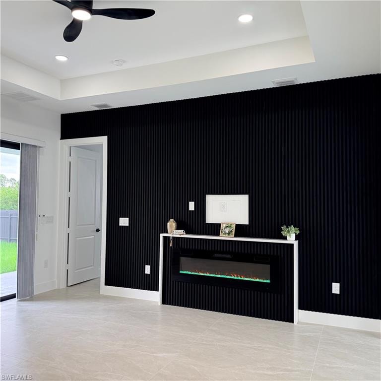 1047 Merry ST E photo 8