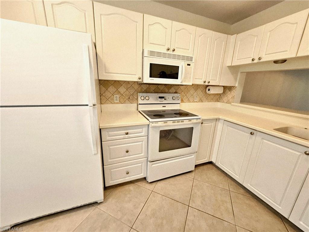 Lots of cabinets