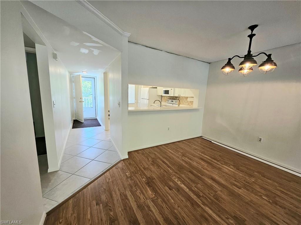 Oversize Dining area