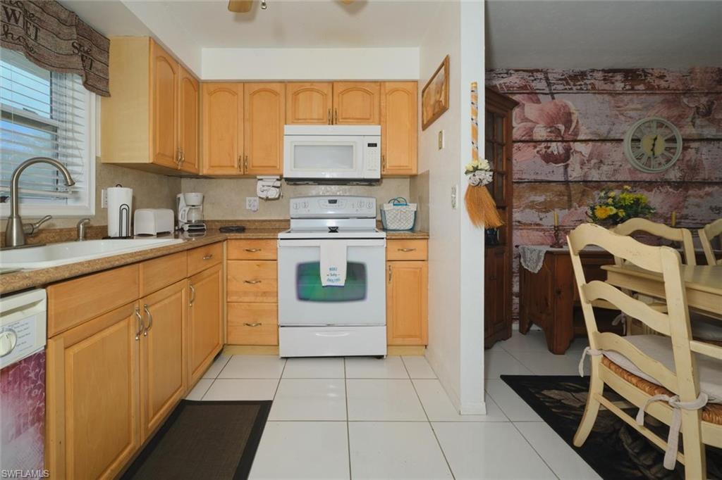6777 Winkler RD 125 photo 13