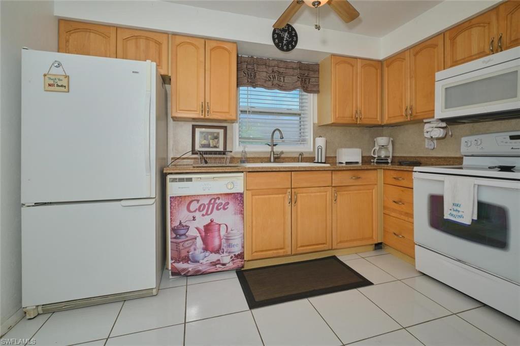 6777 Winkler RD 125 photo 15