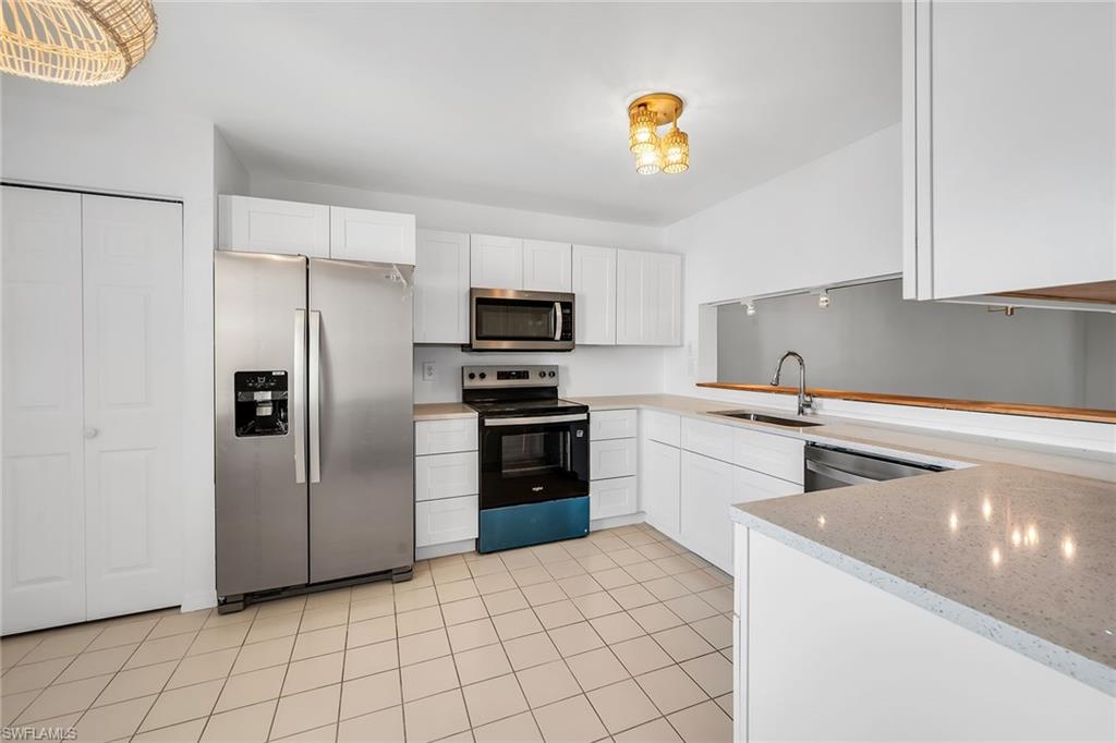 208 Furse Lakes CIR D6 photo 8