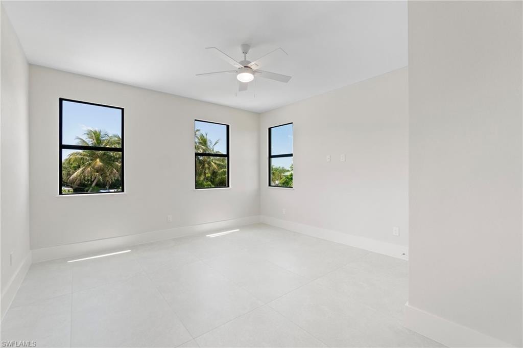 2769 Van Buren AVE photo 15