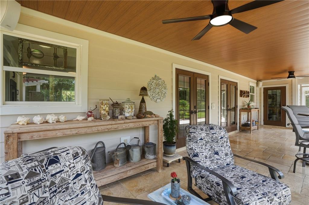 Screened in Porch