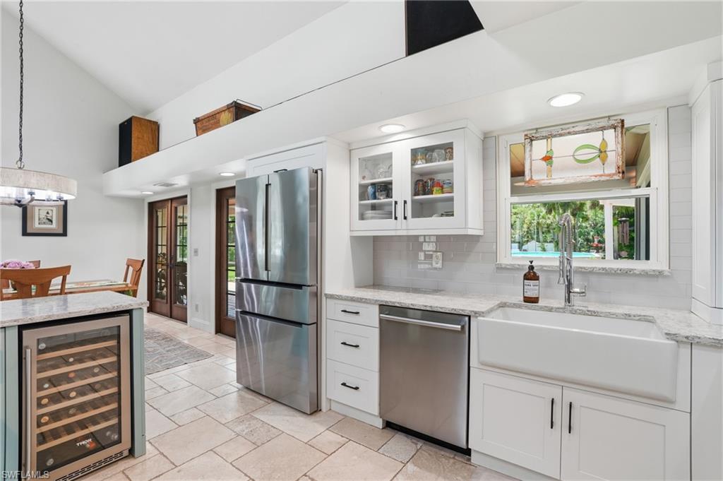 Kitchen w Wine Cooler