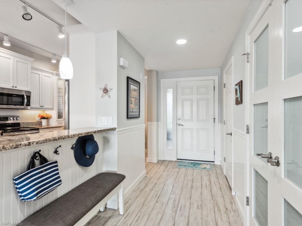 232 La Peninsula BLVD 232