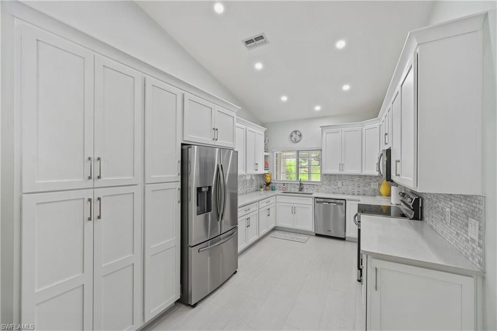 657 Saint Andrews BLVD photo 11