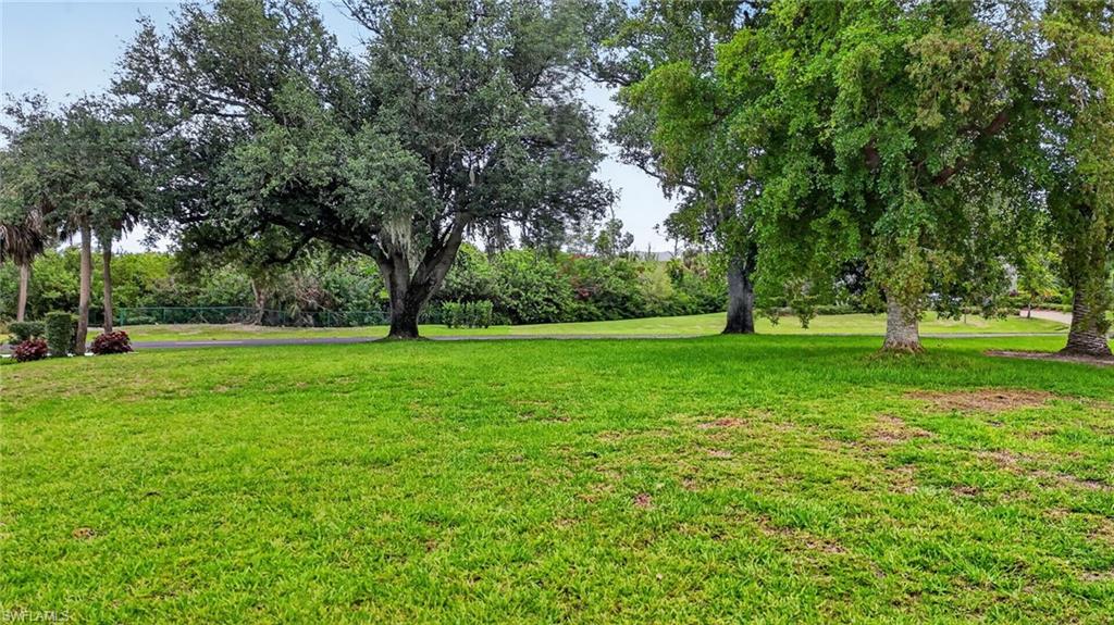 16047 Forest Oaks DR photo 9