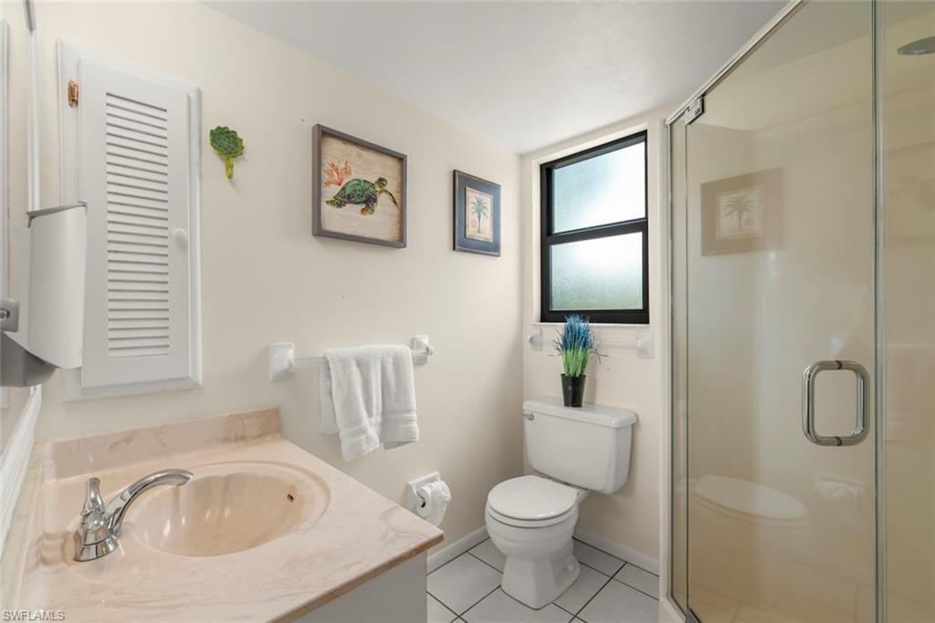 1st Floor Bathroom