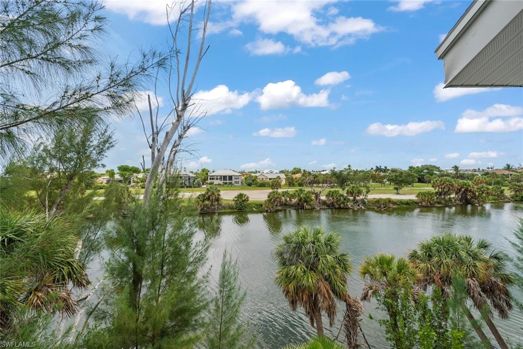 Upper Level Lake View