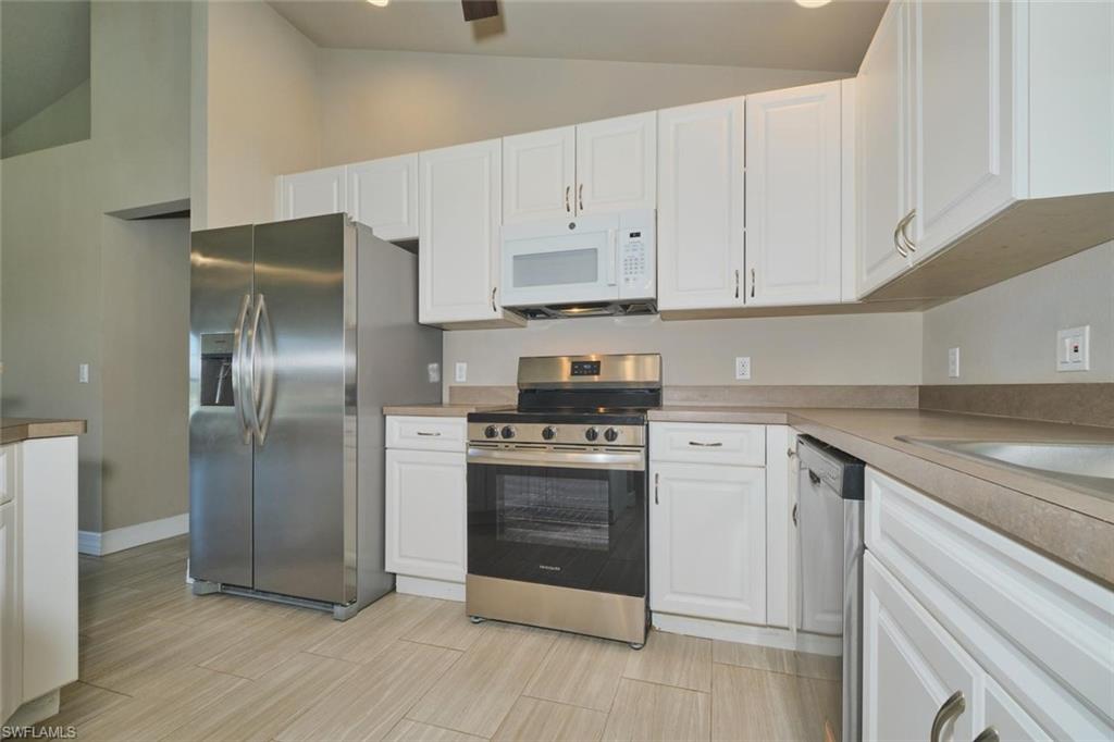 235 SW 12th ST photo 10