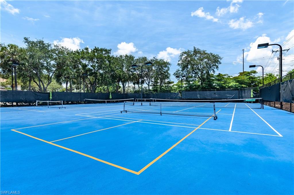 Pickleball & Tennis Courts