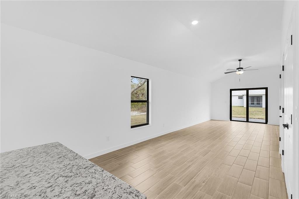 434 Parkdale BLVD photo 9