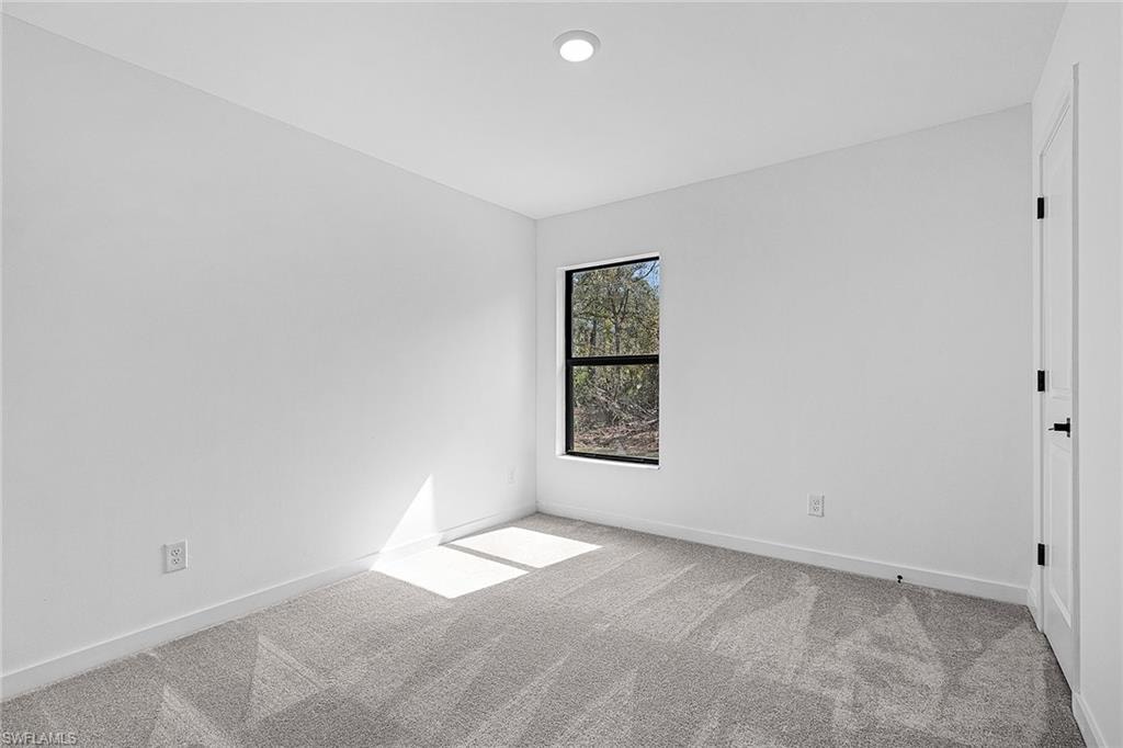 735 La Plata AVE photo 17