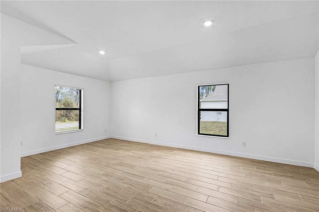 735 La Plata AVE