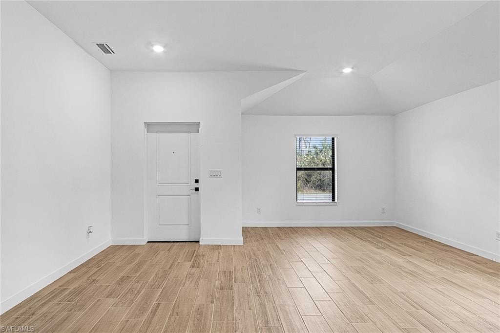 735 La Plata AVE