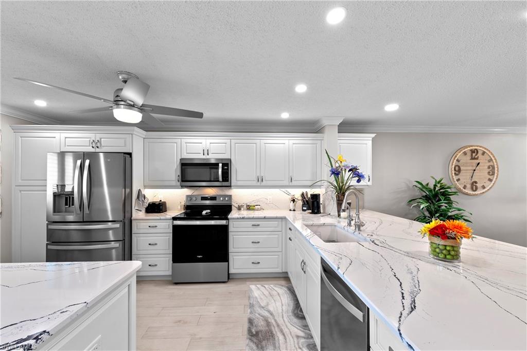 4309 Mariner WAY 405 photo 16