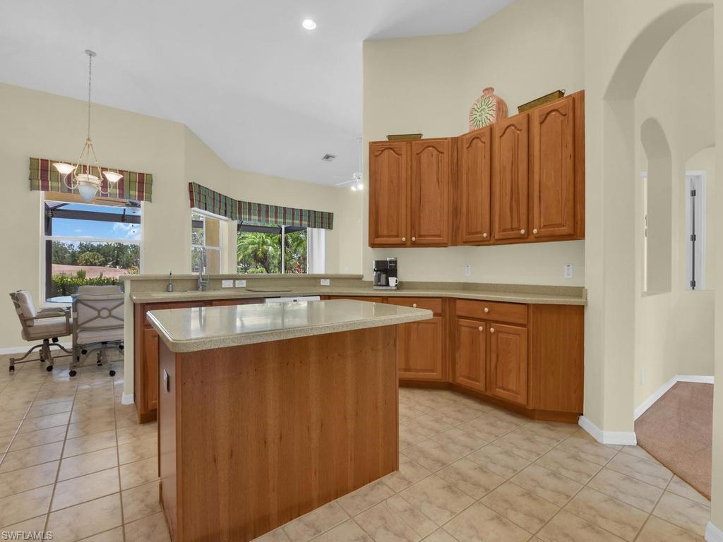 Kitchen w/ Island