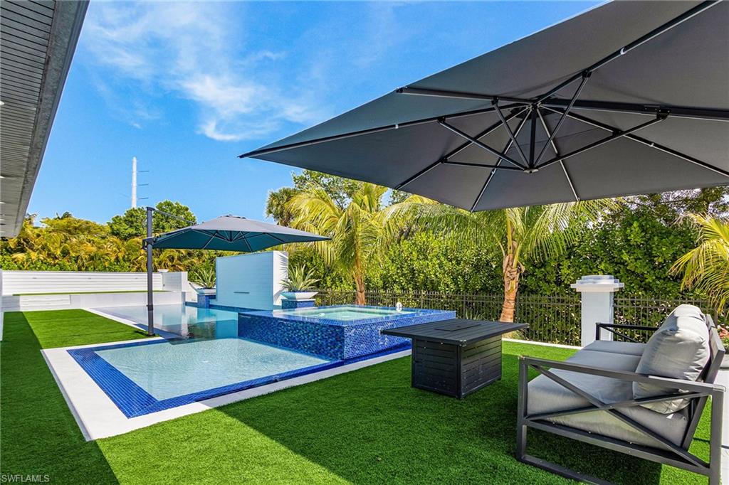 8800 Woodgate Manor CT