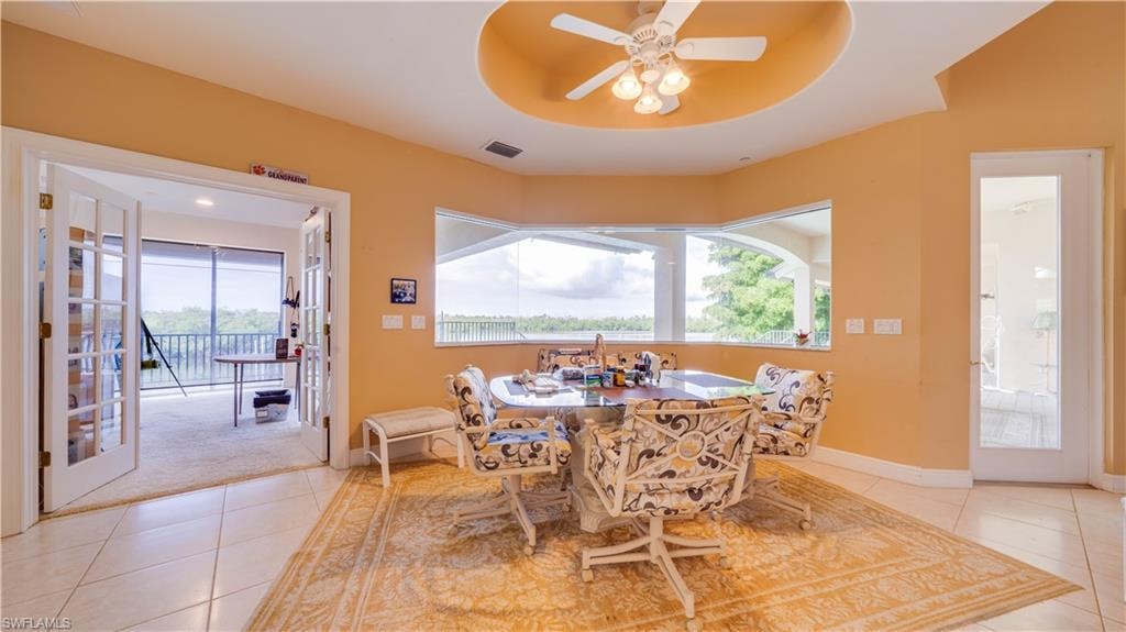 Breakfast nook