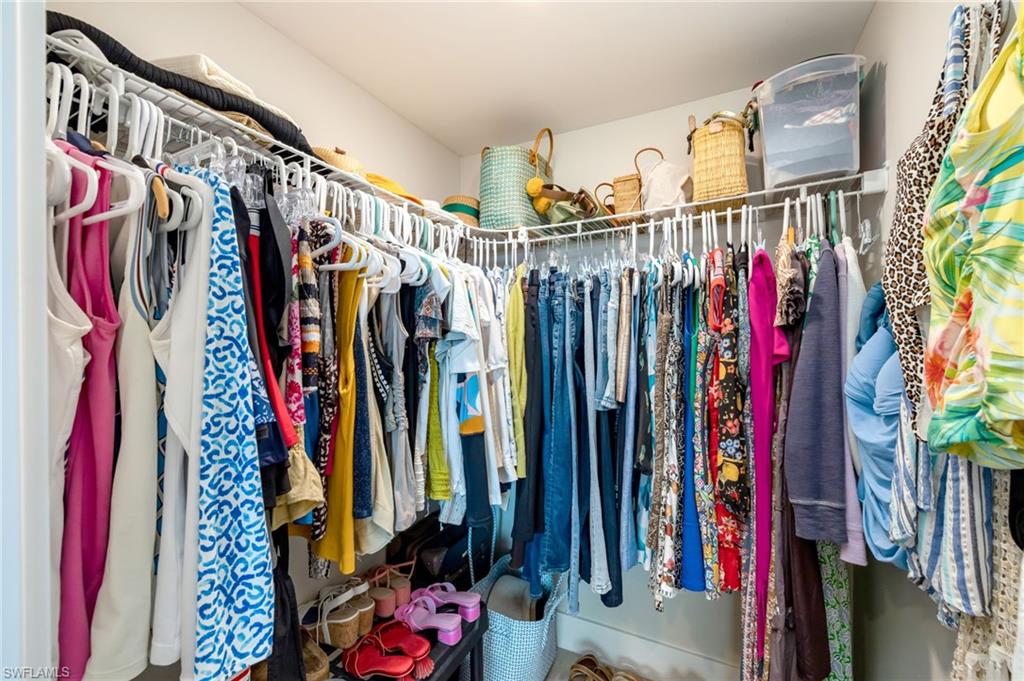 walk-in closet owner's suite