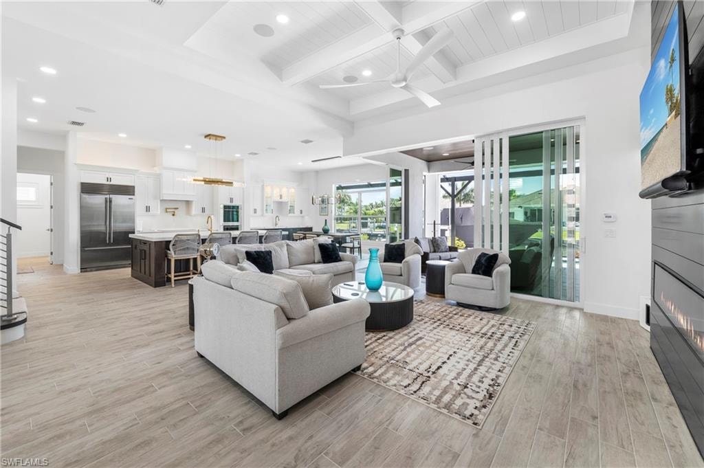 777 Bluebonnet CT