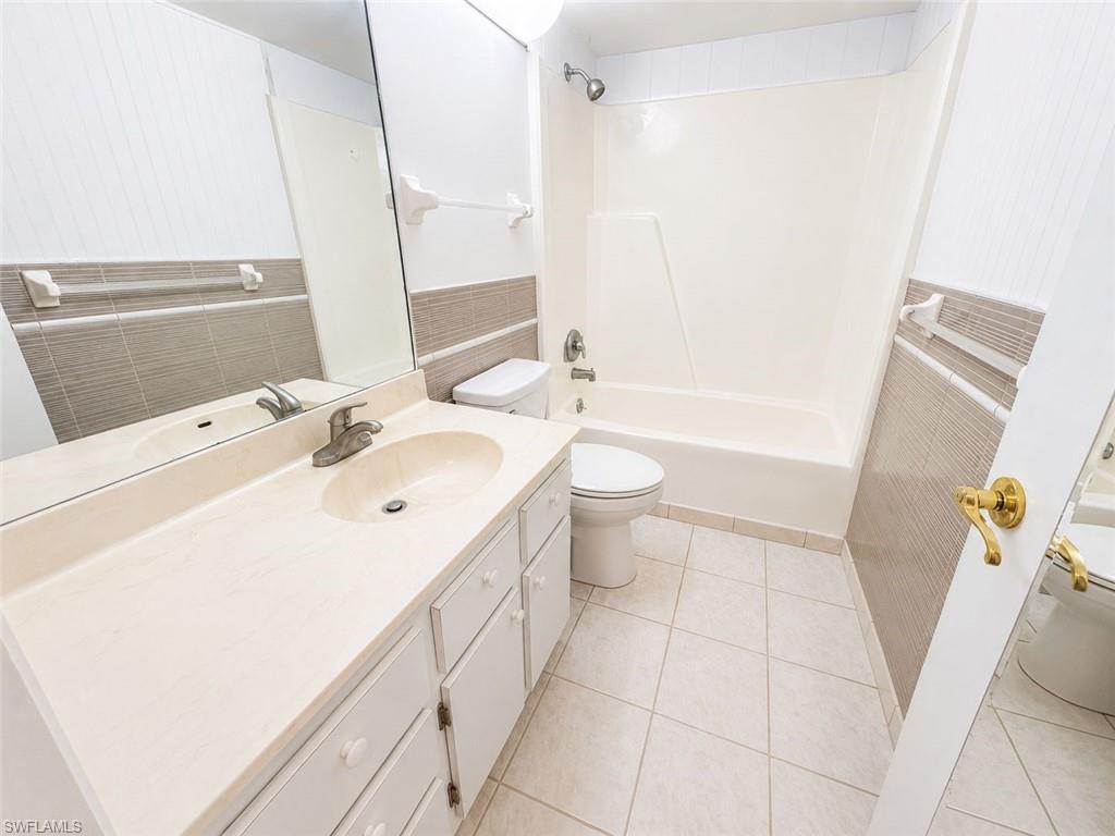 4116 SE 20th PL 102 photo 11