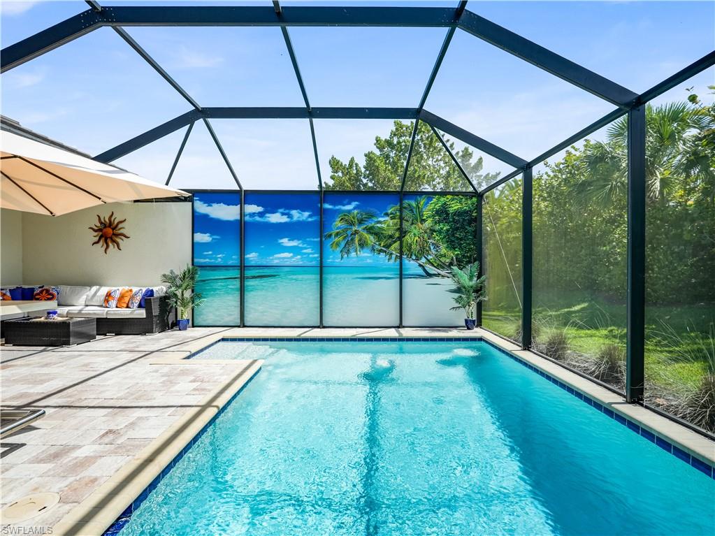 Pool with custom privacy screen