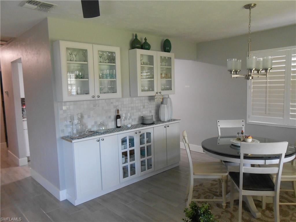 6 Aztec Lily LN