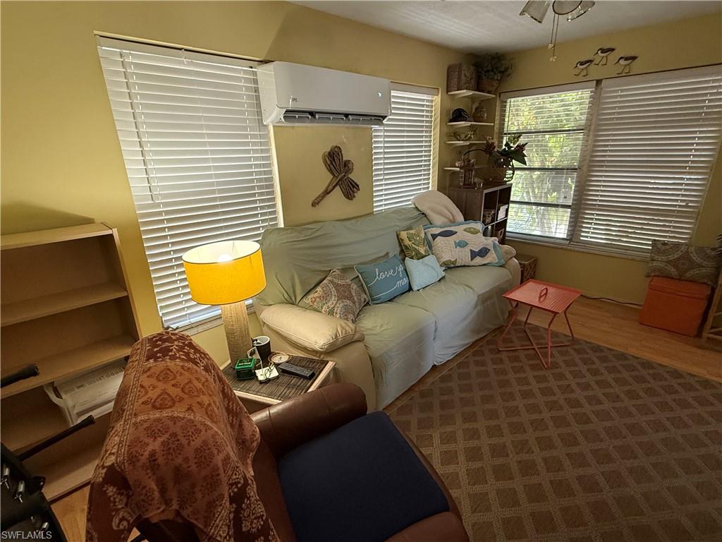 1635 Kensington CT photo 9