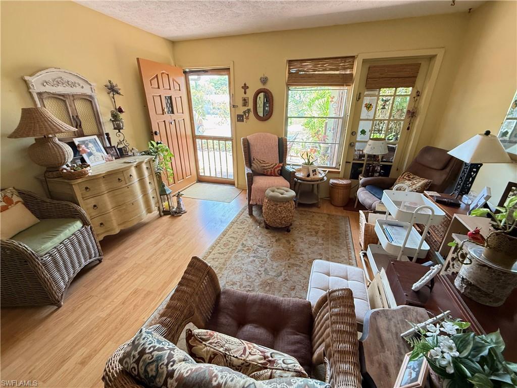 1635 Kensington CT