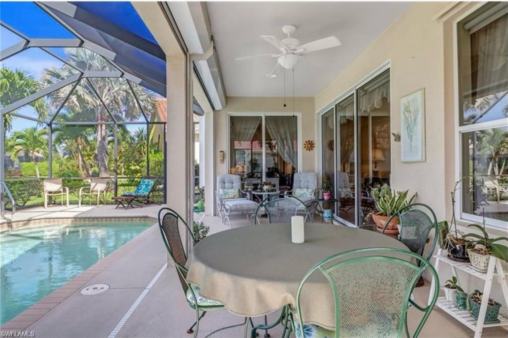 Sunroom / solarium with ceiling fan