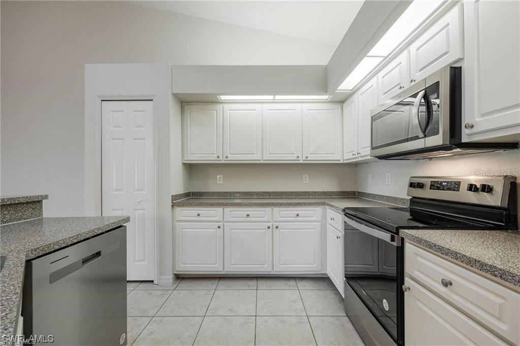 4522-4524 SW 7th PL