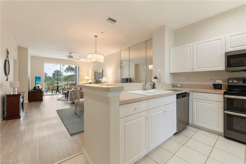 8247 Parkstone PL 206 photo 8