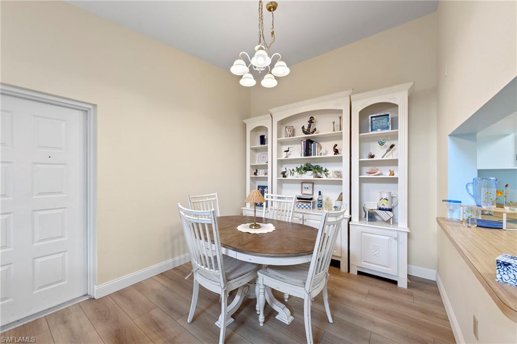 Spacious room for your dining room table