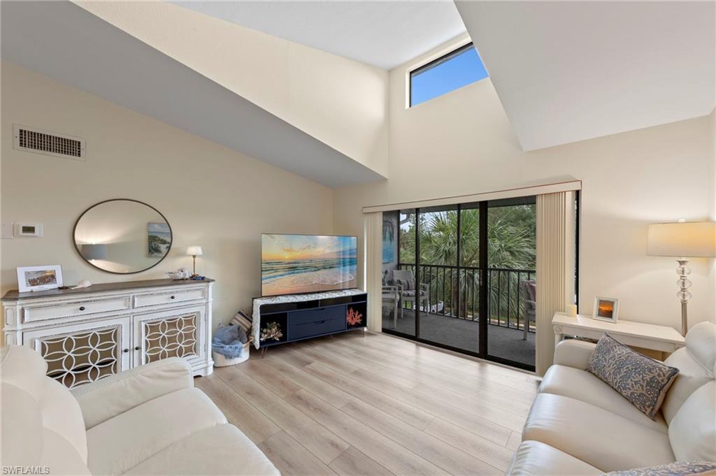 Immaculate living room