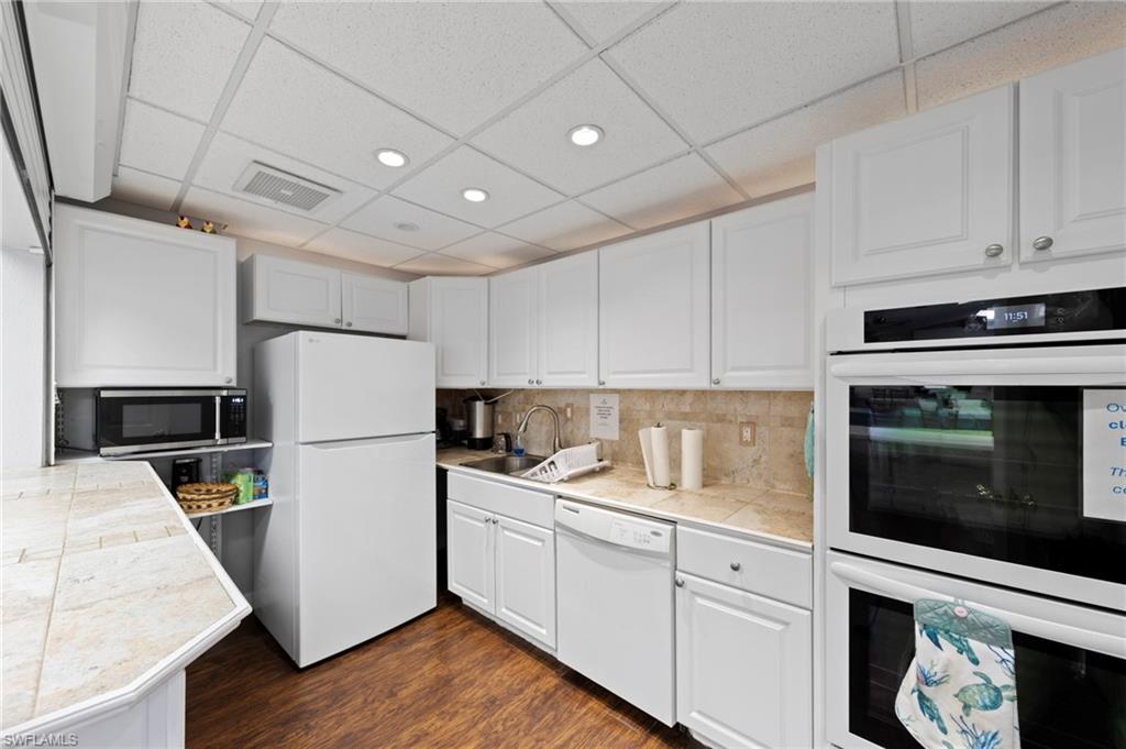 Clubhouse KItchen