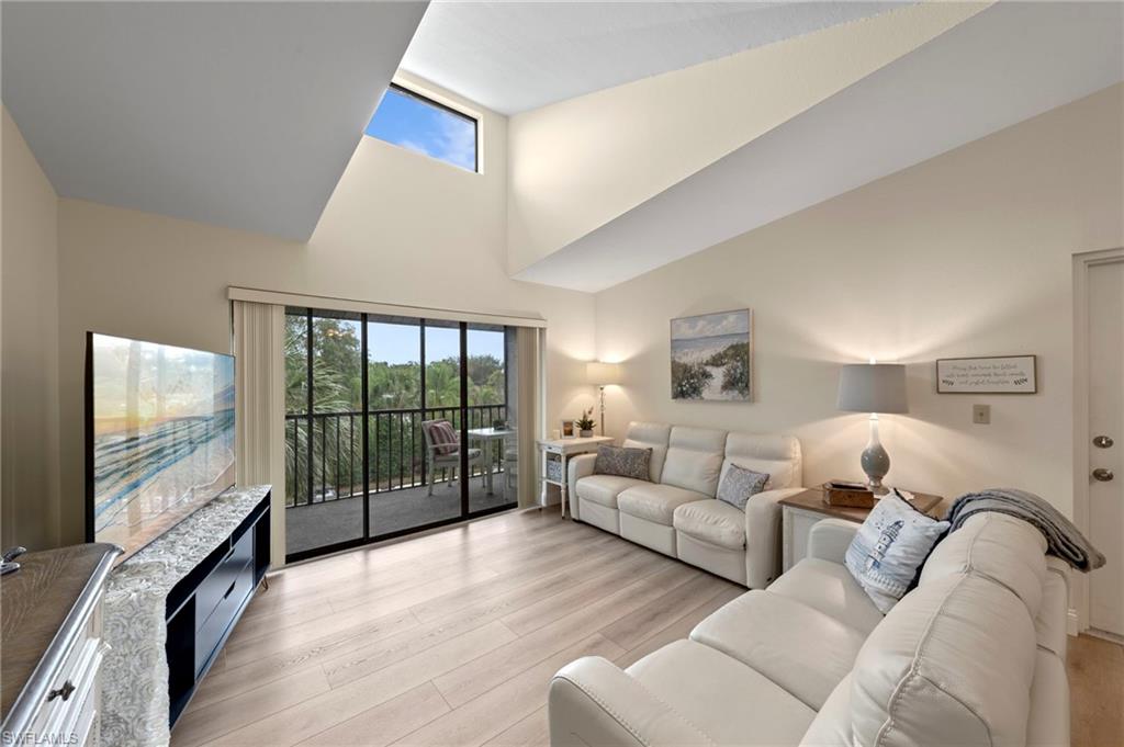 Soaring Ceilings and very bright living room