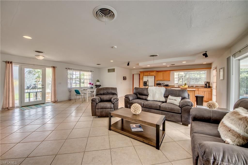 5359 Majestic CT photo 12