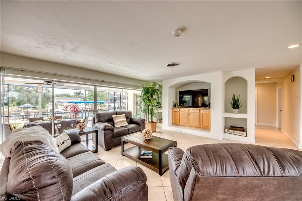 5359 Majestic CT photo 9