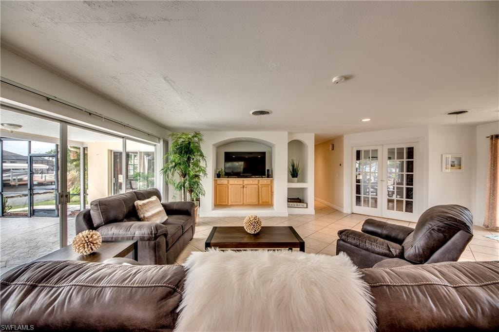 5359 Majestic CT photo 10