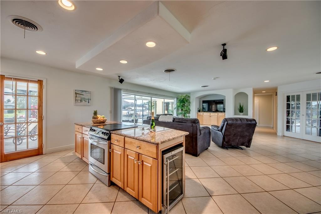 5359 Majestic CT photo 14
