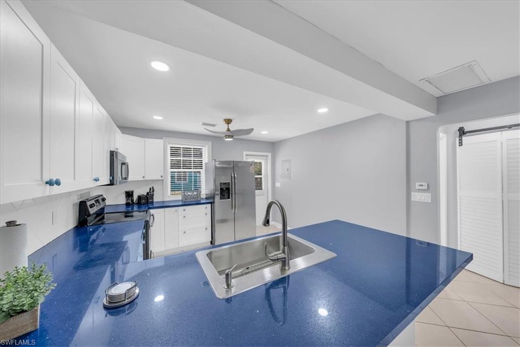 2750 Manorca AVE A photo 8