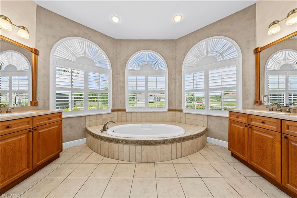 680 Mirror Lakes CT photo 20