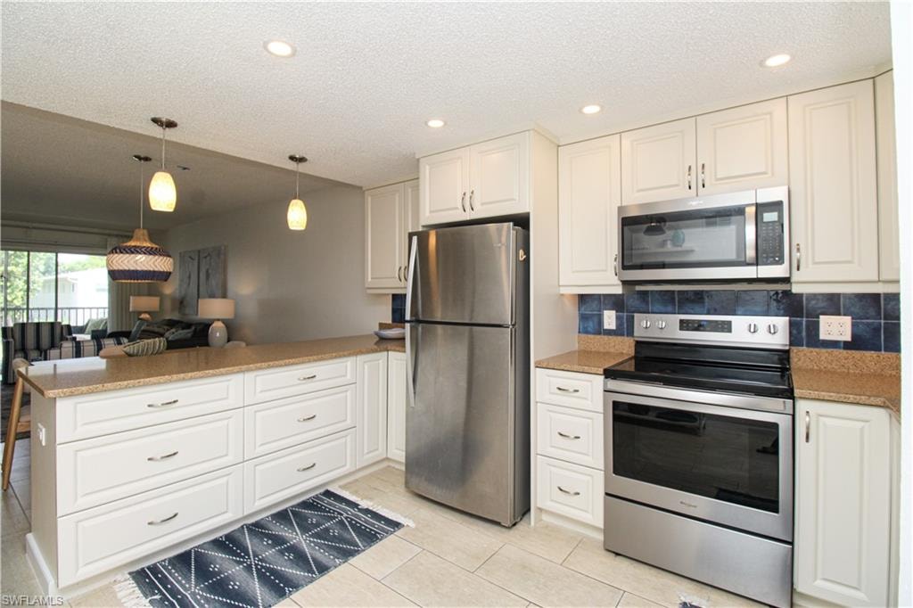 1686 Blue Point AVE B7 photo 15