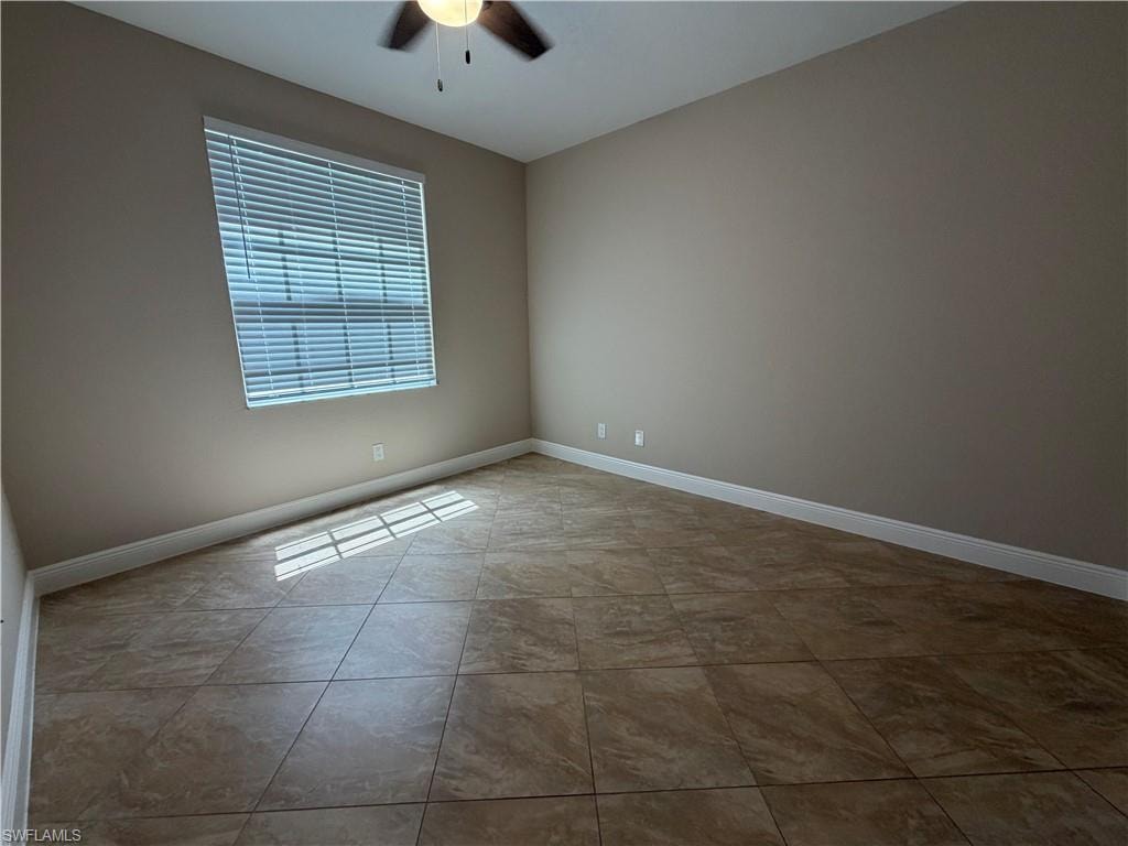 4635 Saint Croix LN 1214 photo 8