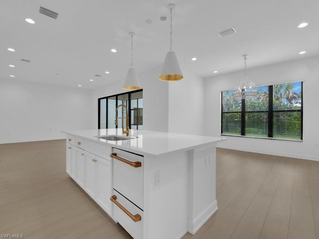 High-End Light Fixtures