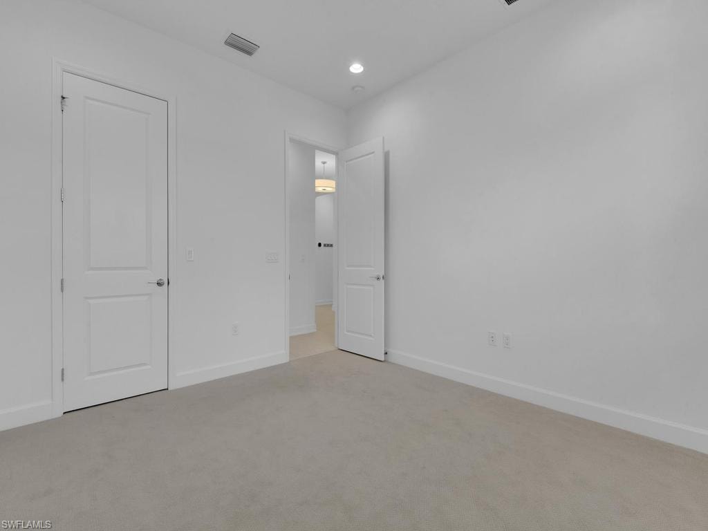 1st Floor Guest Room