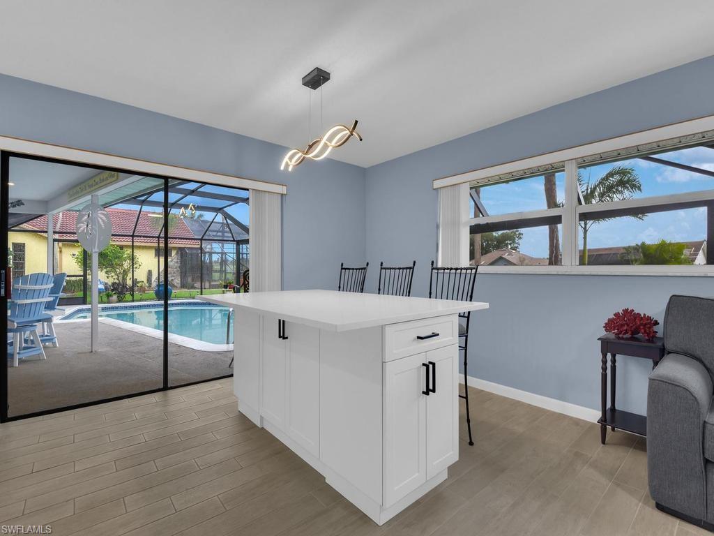 Kitchen Island w/ Breakfast Bar